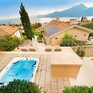 https://villa-kiara.hotelinveneto.com